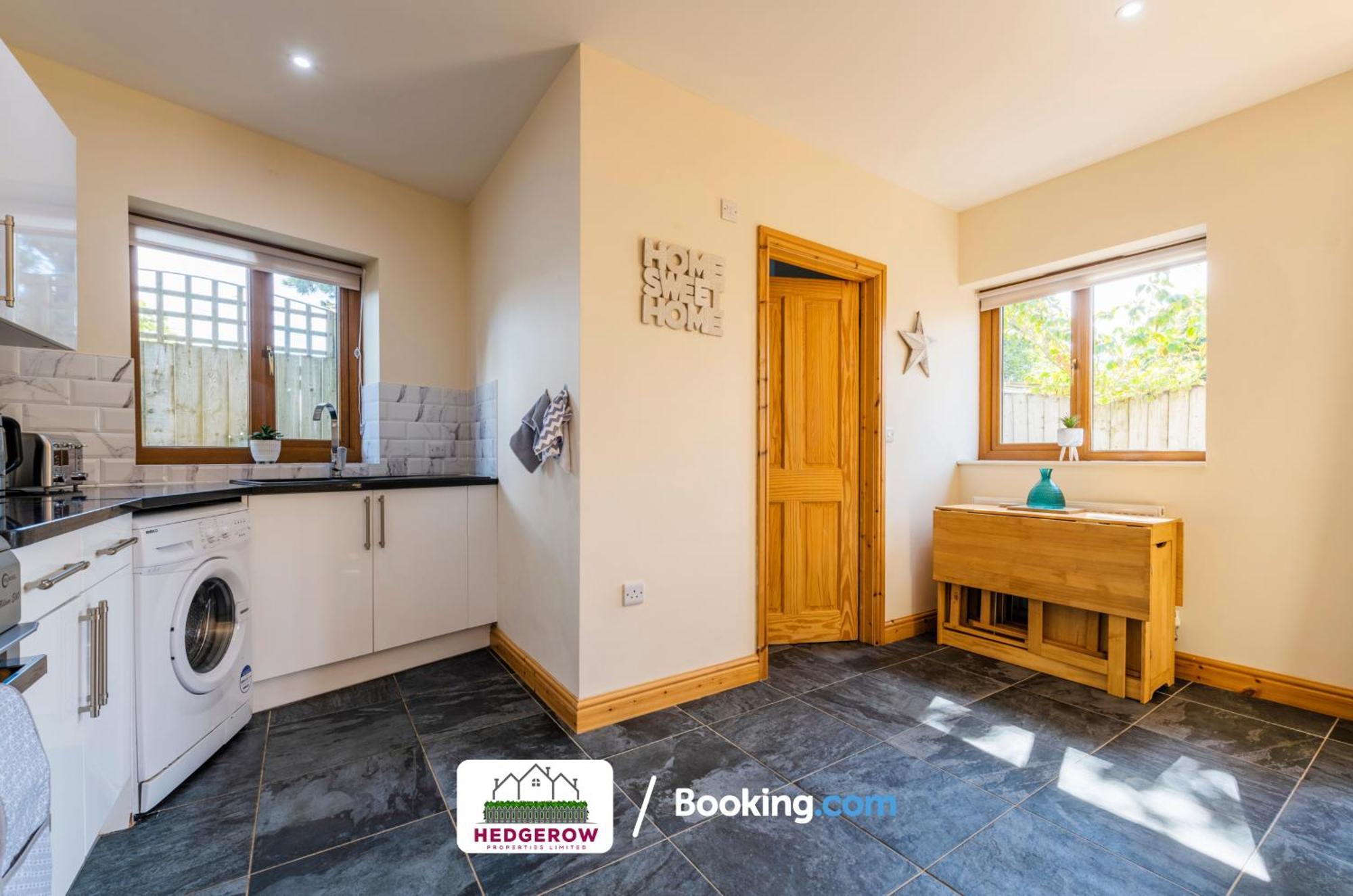 Secure 2-Bed Escape For 6 With Tranquil Garden L Special Deals L Last-Minute Deals L トルーロー エクステリア 写真